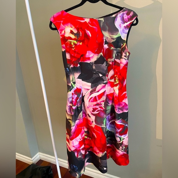 Vince Camuto Floral Scuba Dress Size 6 - Picture 1 of 3
